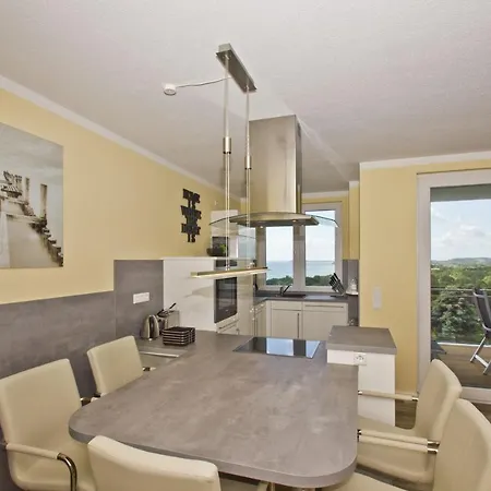 Meeresblick Fewo: Seaside Balcony With Ahoi Access Goehren (Ruegen)